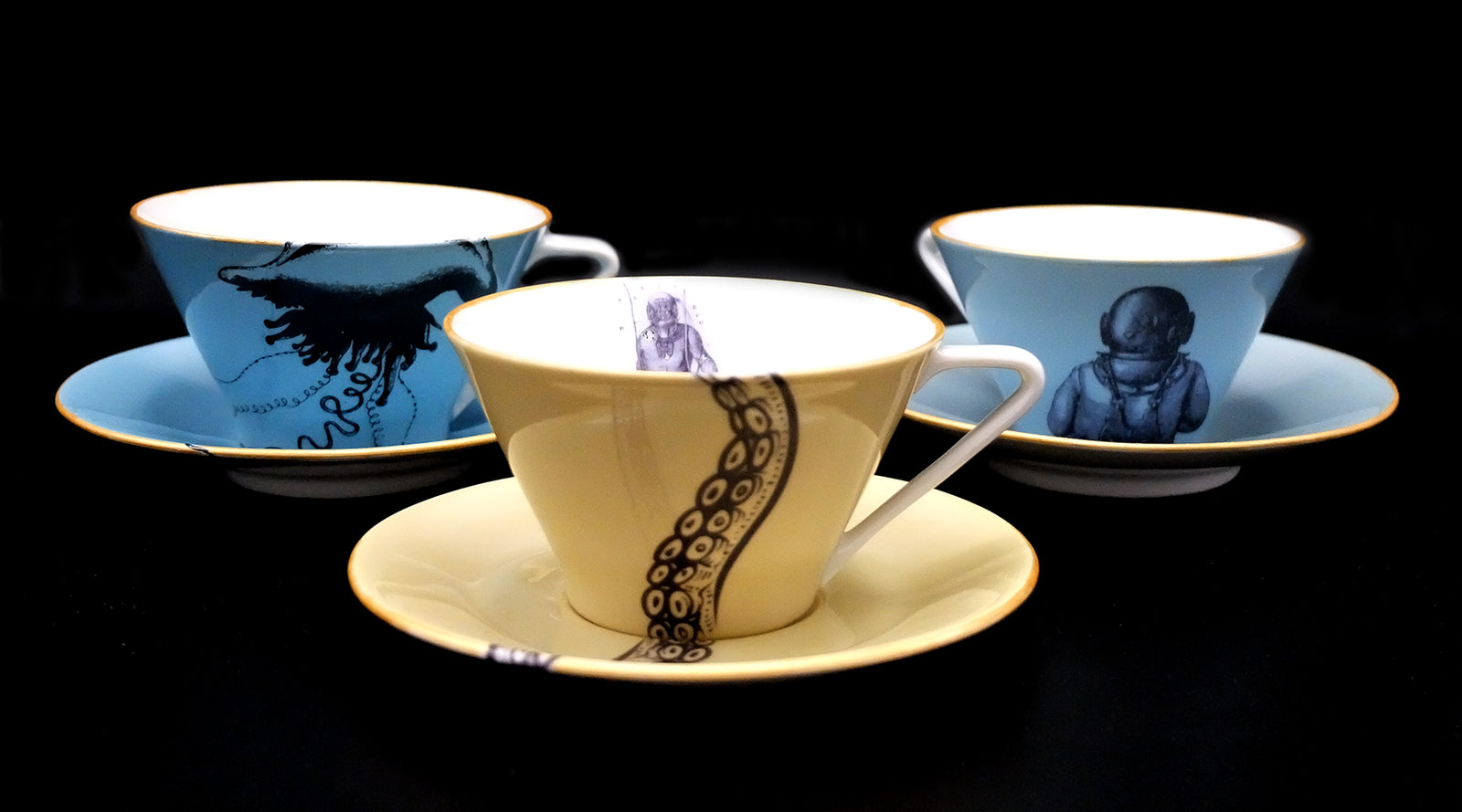 Lilienporzellan Tassen, handveredelt mit alten Sujets von Tentakeln, Tauchern und Meerestieren